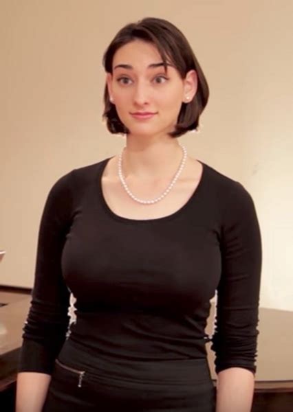 Abigail Shapiro grew up in a strict Jewish family in Los Angeles and converted to Orthodox Judaism later in life. She is the younger sister of Ben Shapiro, a well-known journalist, editor, writer, and host. She started out as a singer in Manhattan musicals before switching to acting. Abigail Shapiro is a blogger and social media influencer.